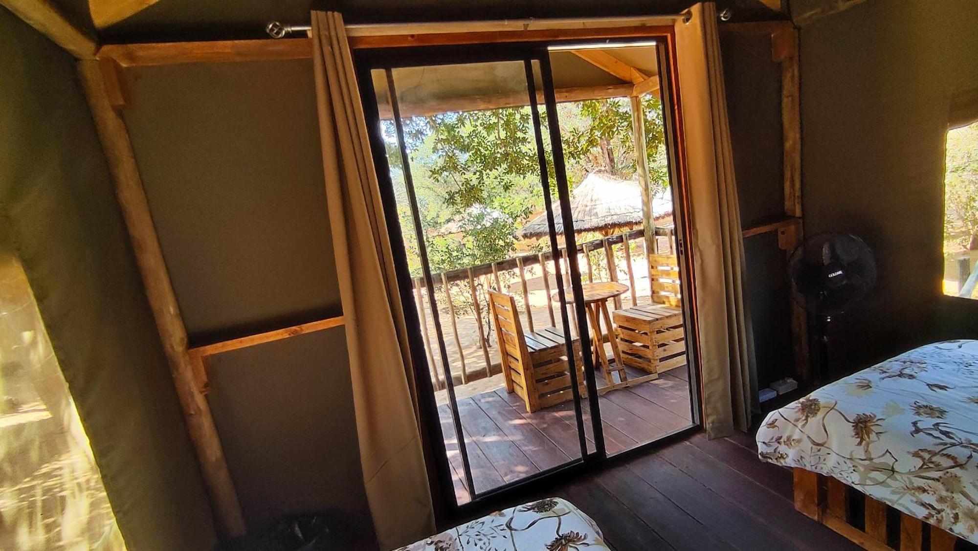 Elephant Trail Guesthouse And Backpackers Kasane Quarto foto
